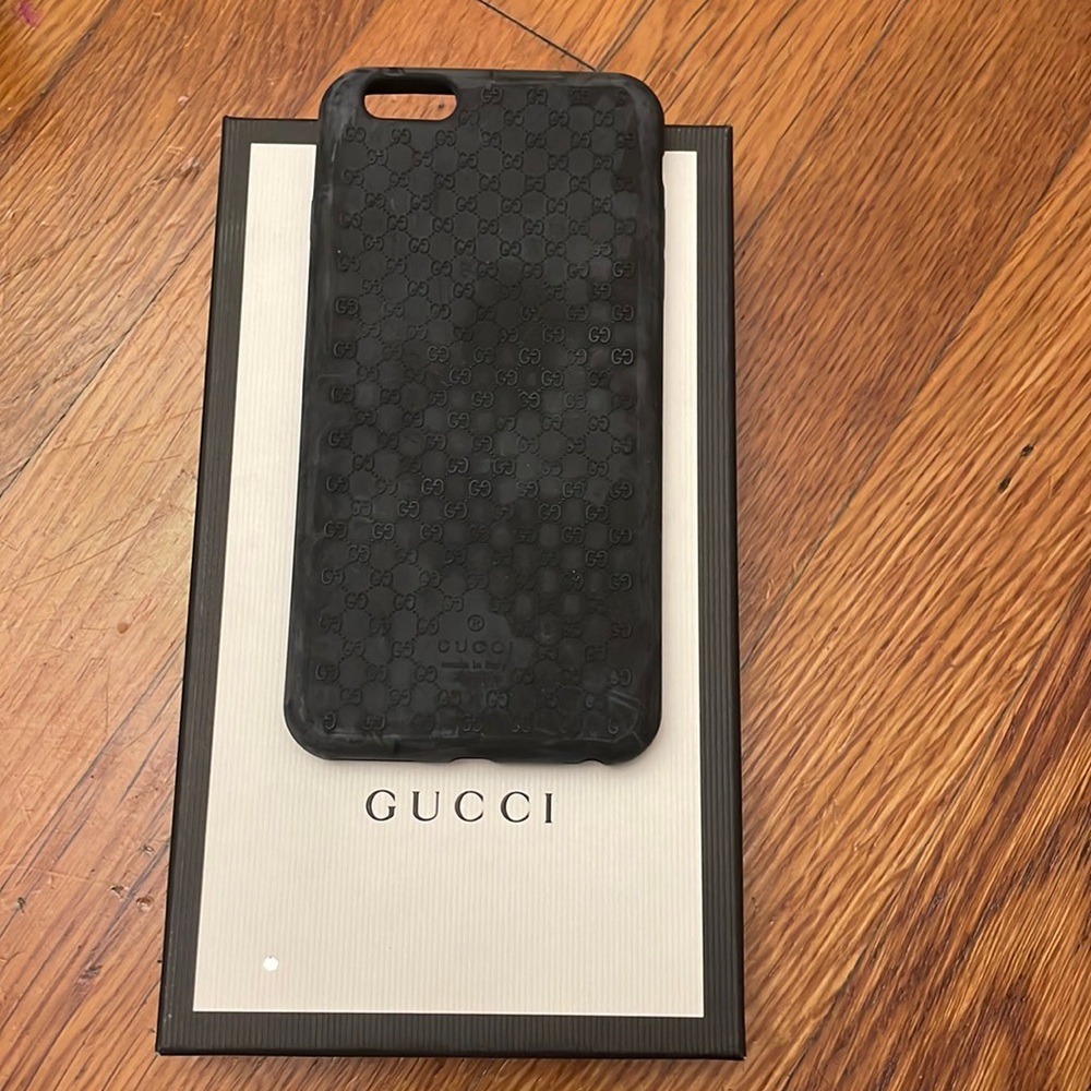 Gucci phone case black authentic w box Rubber convenient from Italy authentic